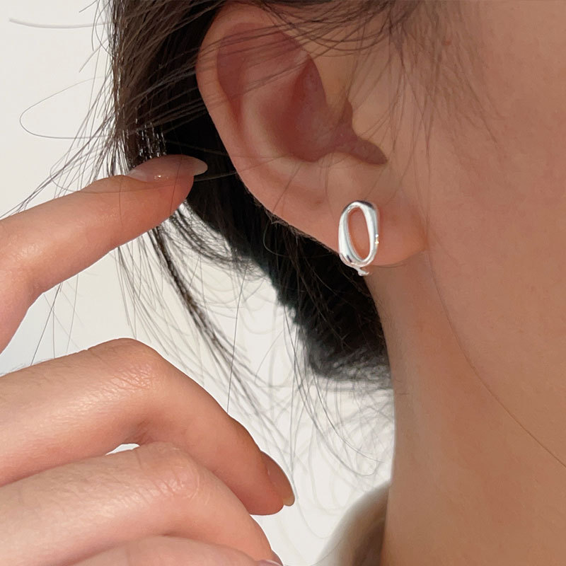 S925 Sterling Silver Geometric Hollow Earrings for Women, Niche Light Luxury Minimalist Petite Exquisite Earrings, Cool Style