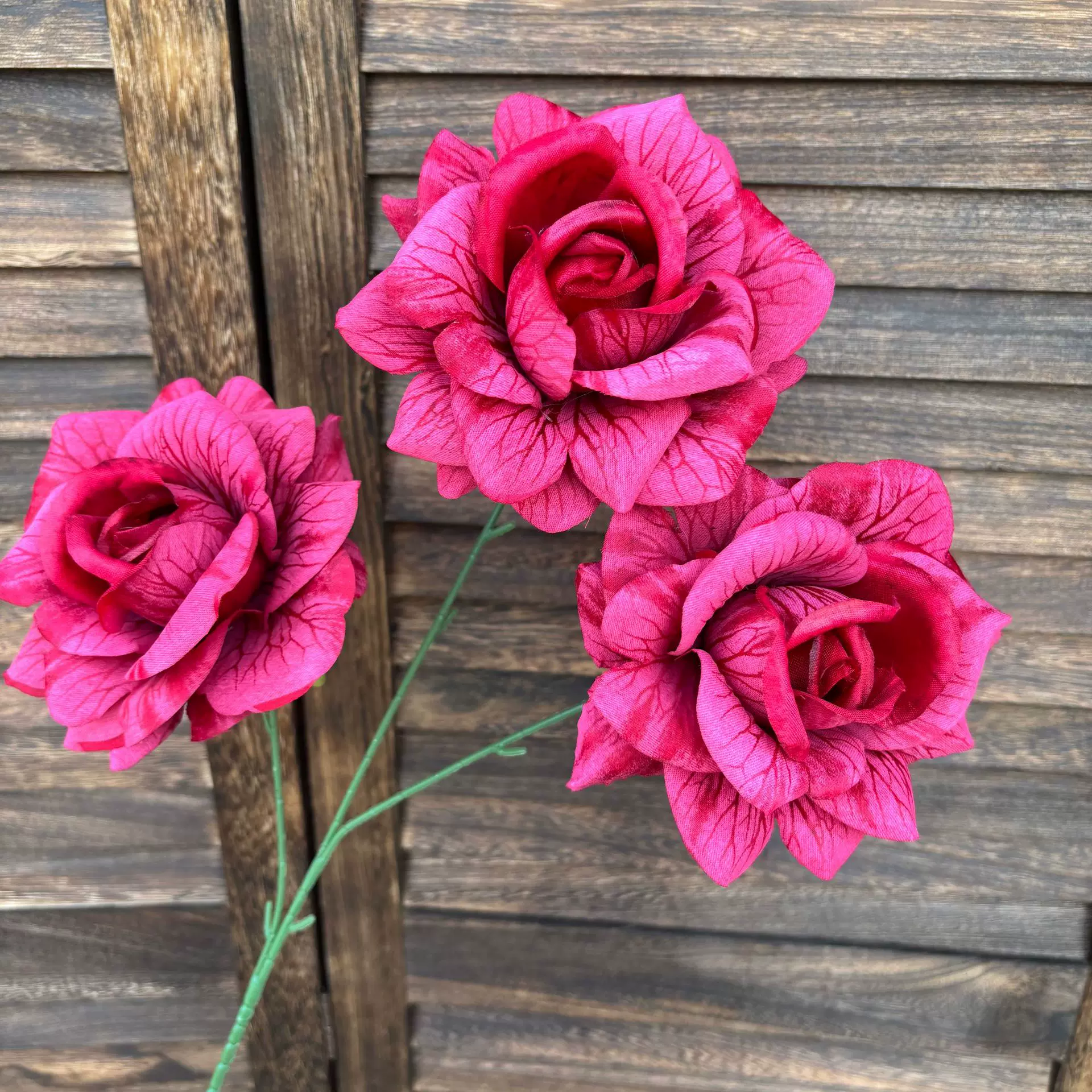 仿真花高级感逼真3头油画压纹玫瑰婚庆手捧花材客厅装饰花艺摆件