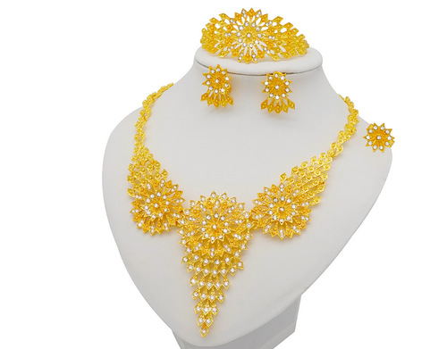 Elegant European and American cross-border exaggerated gold-plated necklace set with earrings, bracelets, and rings embedded with water diamonds.
