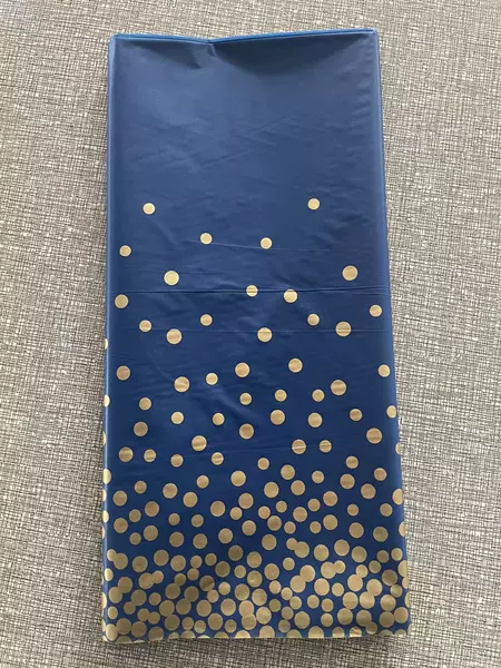 [蓝底金色圆点]