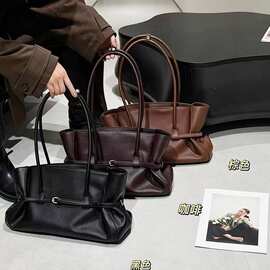 韩系褶皱手提包包时尚简约皮带扣手拎包百搭通勤斜挎女包单肩包包