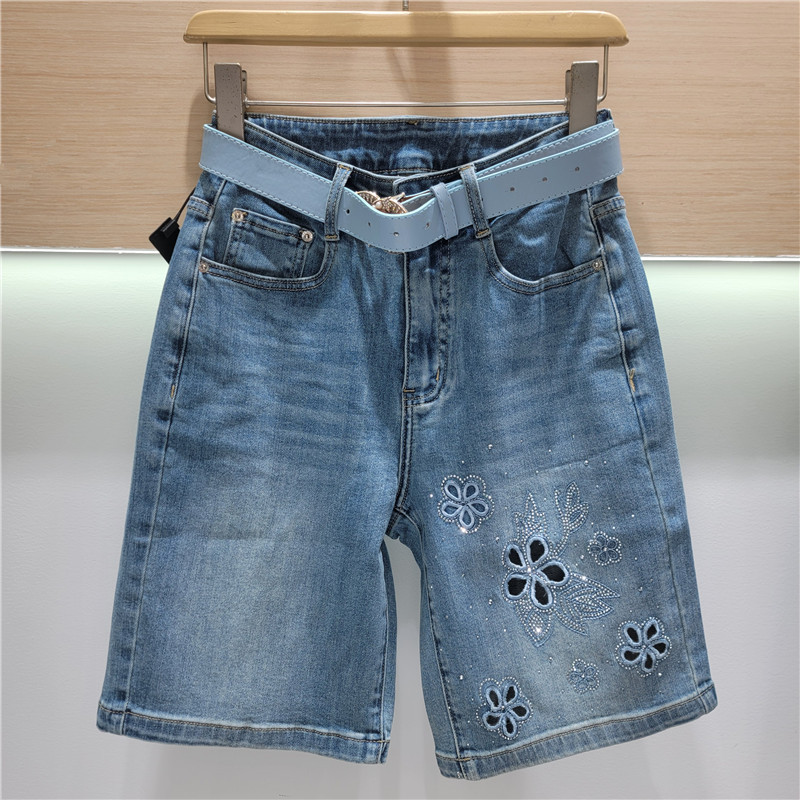 Pantalones Cortos Denim de Cinco Puntos de Mezclilla Elástico, Bordado Calado