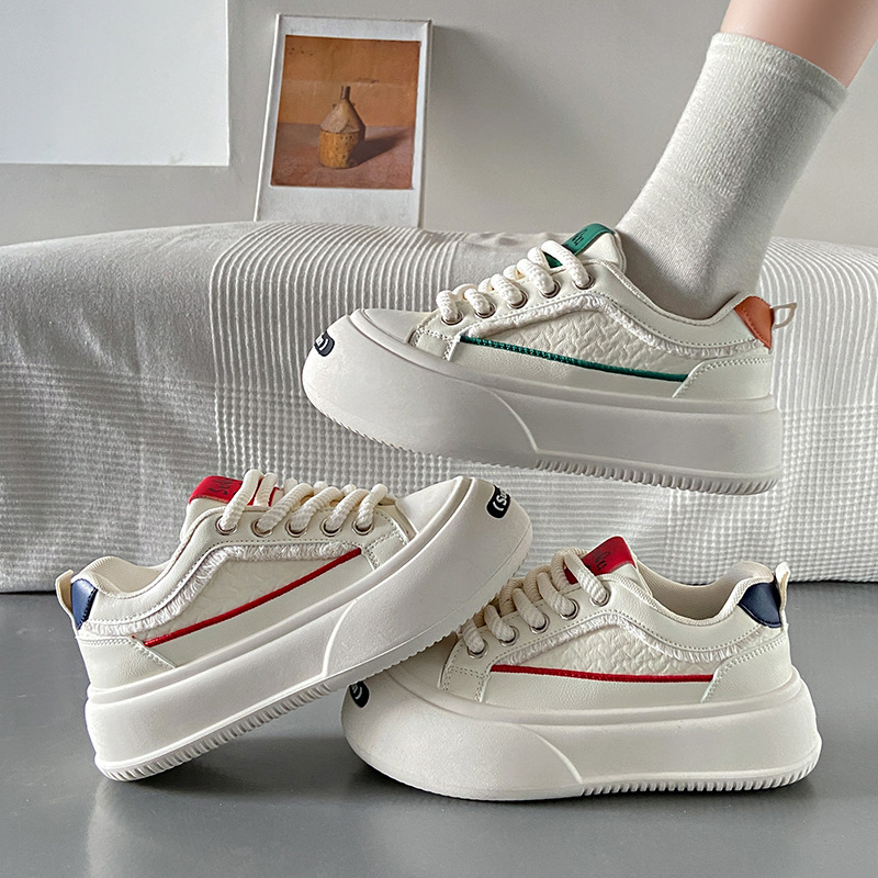 2024 Petites chaussures blanches Printemps pour femmes Nouvelle édition coréenne Instagram Étudiante Étudiante Loisirs Sports Chaussures de planche polyvalentes Street Shoot_voghion.com