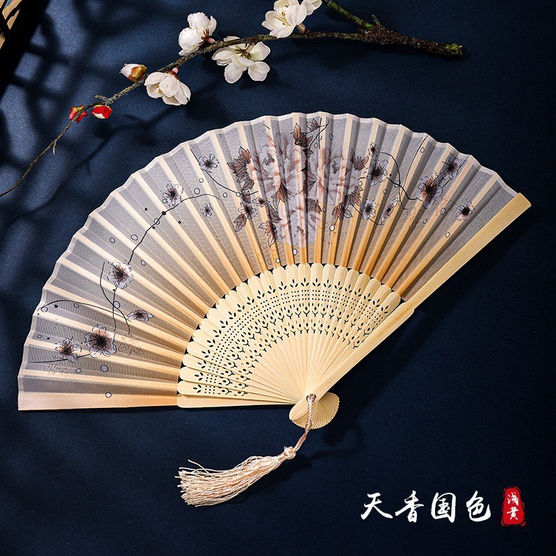 古代のチャイナドレスの女性の漢服の子供のダンスの桜の扇の中国風の夏は桃の花の扇子を身につけて古風を扇に折ります。|undefined