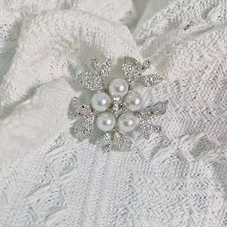 Pearl Floral Brooch Diamond Embellished For Women Coat Accessory_voghion.com