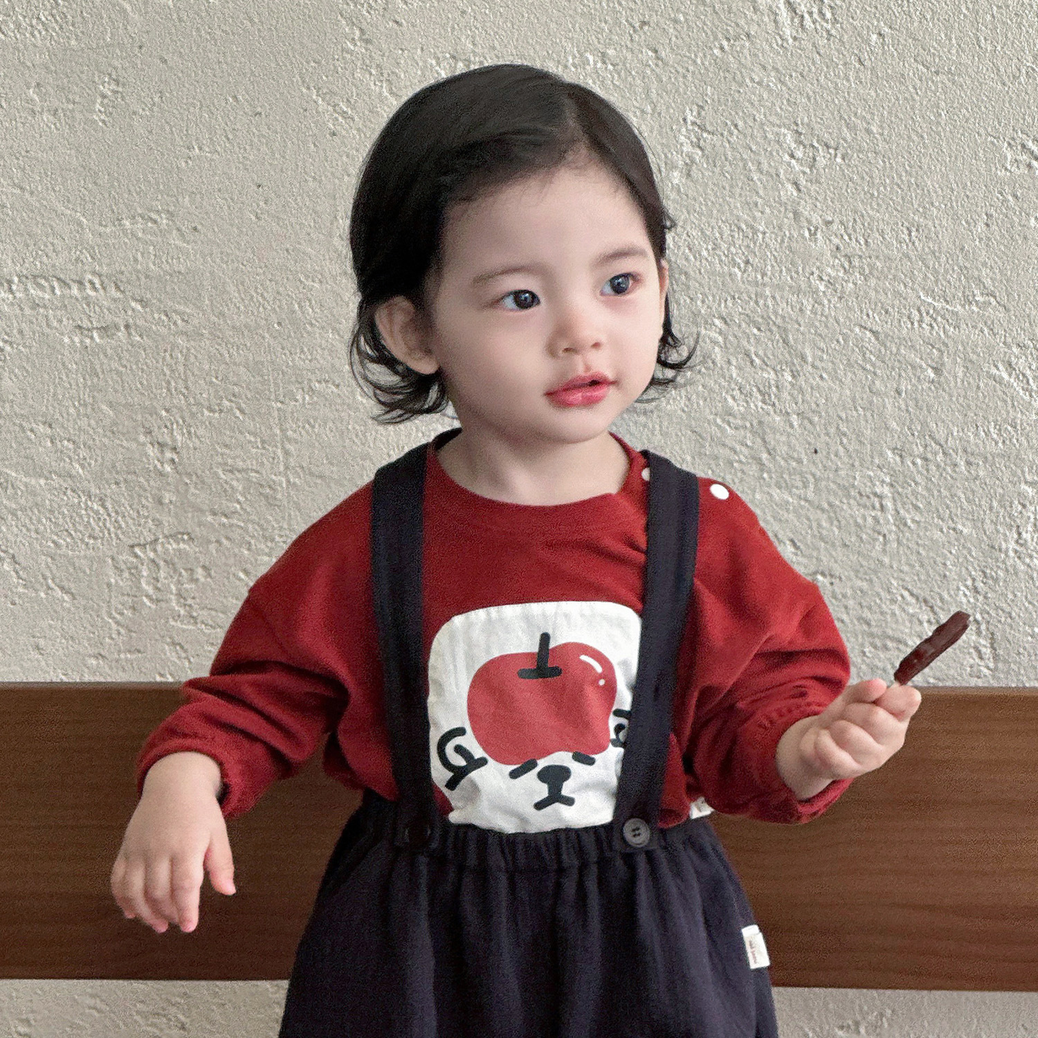 Red [bottoming shirt]