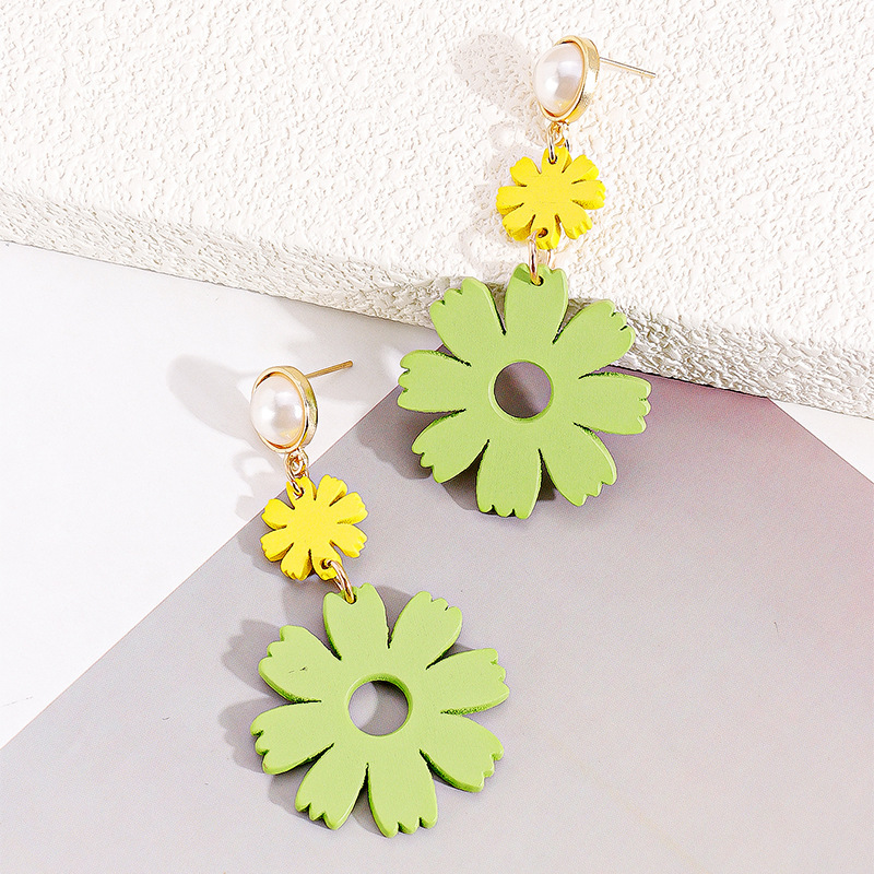 Sweet Fresh Flower Earrings Oversized Snowflake Earrings Temperament Clear Personality Symmetrical Simple Ear Jewelry