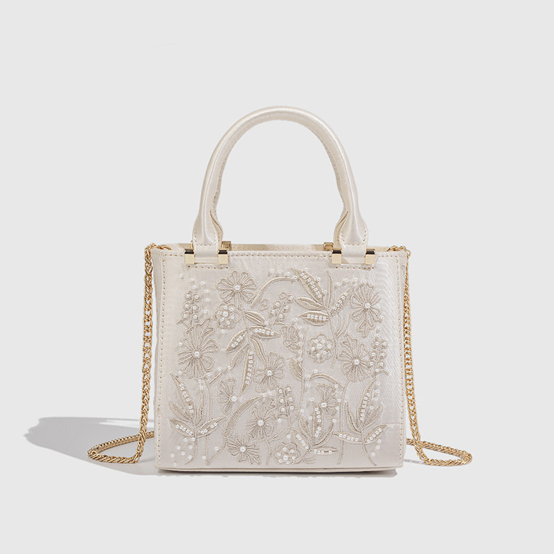 Cross-Border Women's Handbag 2026 Spring New Vintage Pearl Embellished High-Quality Hard-Shell Bag Fashionable Versatile Handbag for Evening Events