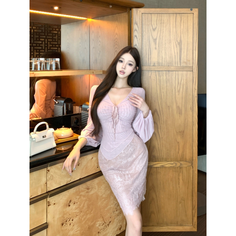 昕可达【棠脂粉玉】女人味绑带褶皱上衣/蕾丝半身裙套装|undefined