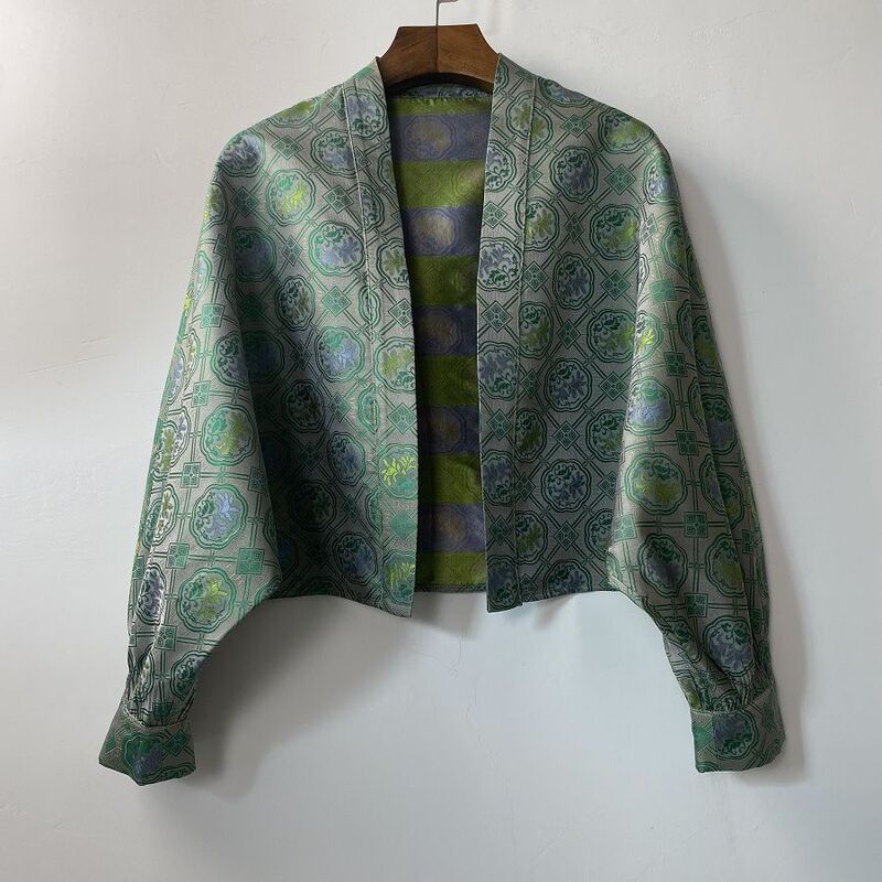 Vintage Chinese Style Song Brocade Shawl Short Coat Women's Long Sleeve Silk Mulberry Silk Satin Ladies Dinner Jacquard Vintage Chinese Style Song Brocade Shawl Short Coat Women's Long Sleeve Silk Mulberry Silk Satin Ladies Dinner Jacquard