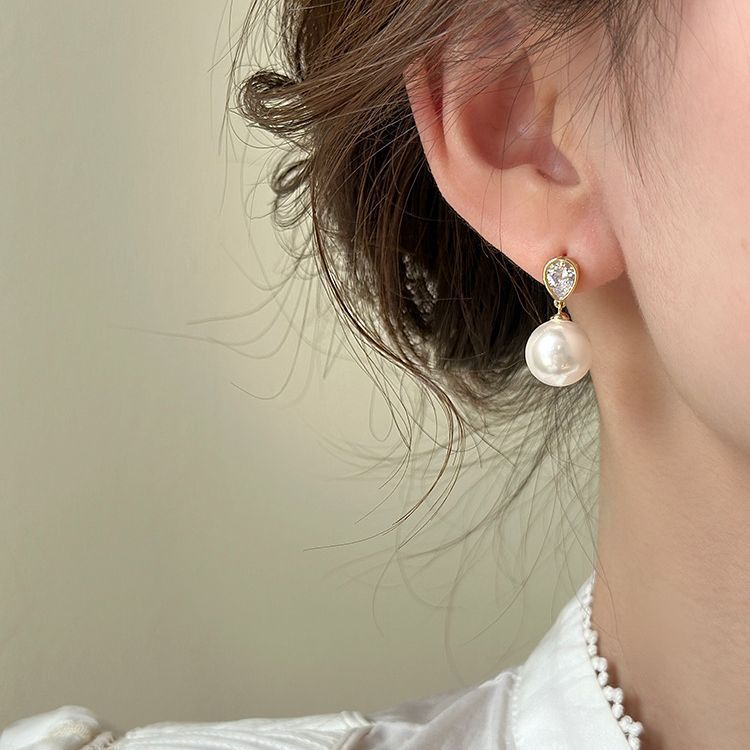 Retro elegant design fashionable universal earrings with zircon from…