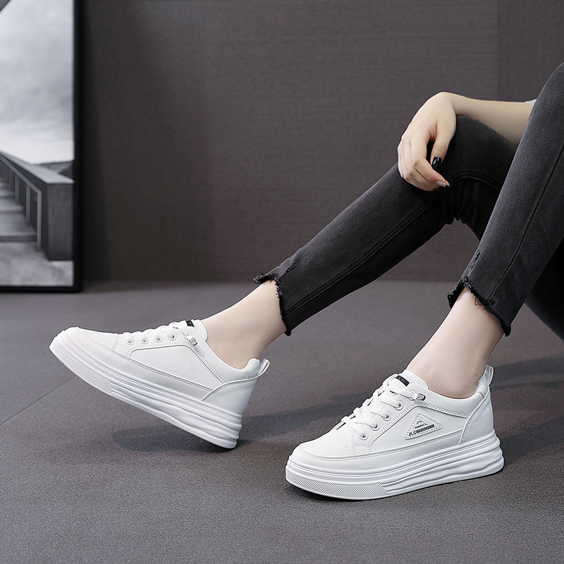 W1762 Inner increase leather upper new women's shoes thick soles small white shoes 100 board shoes burst mesh surface breathable shoes tide