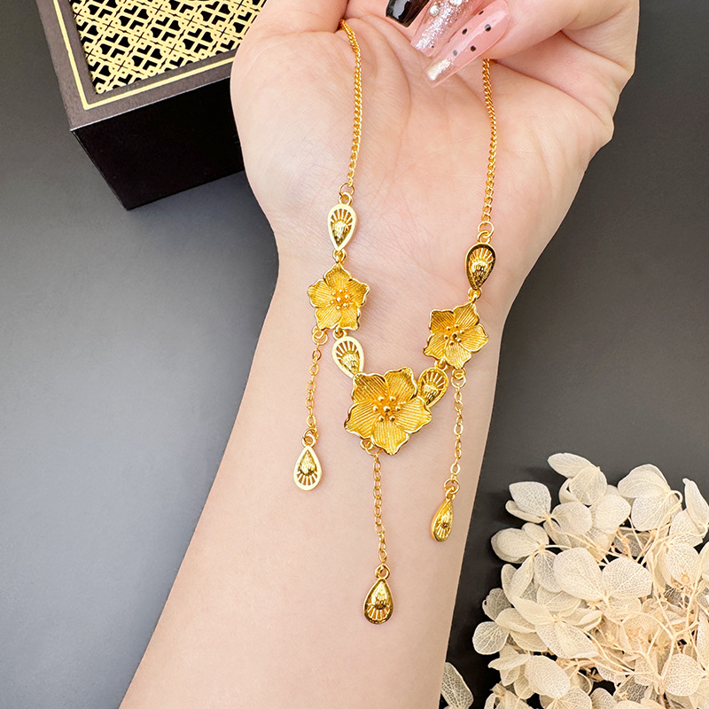 Sandstone Peach Flower Sansheng III collar de brillo aleación de cobre no se desvanece joyería Yiwu accesorios nuevos productos al por mayor