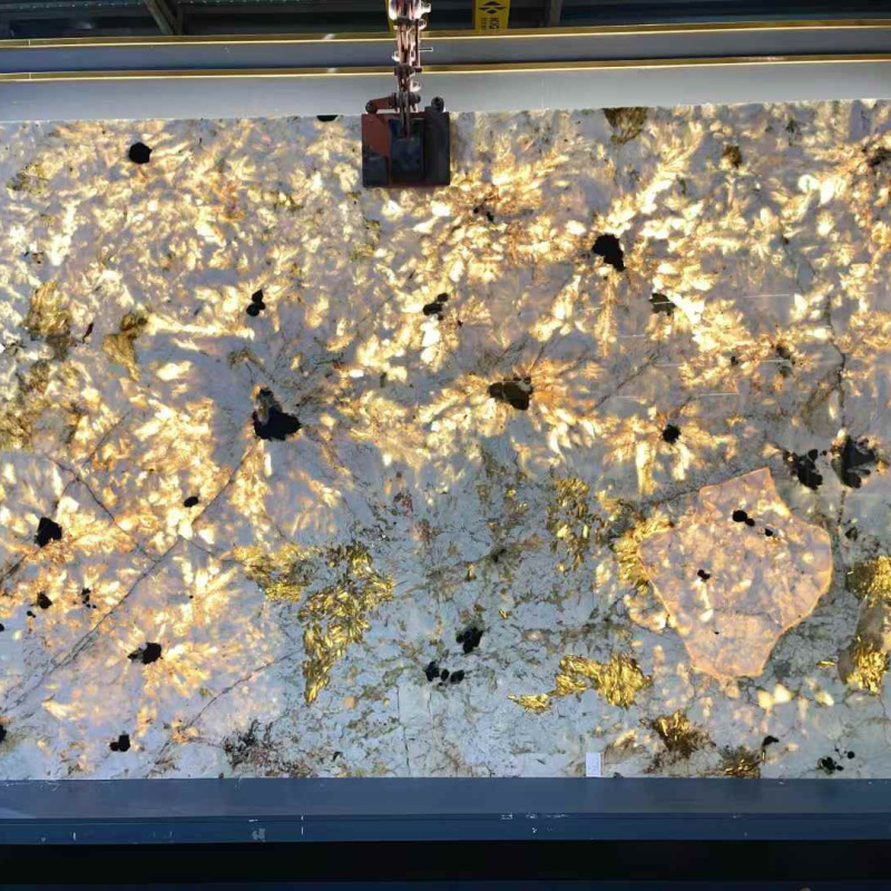 半透明の石の背景壁、天然高級石、孔雀の羽の大理石の板、ライトラグジュアリー装飾|undefined