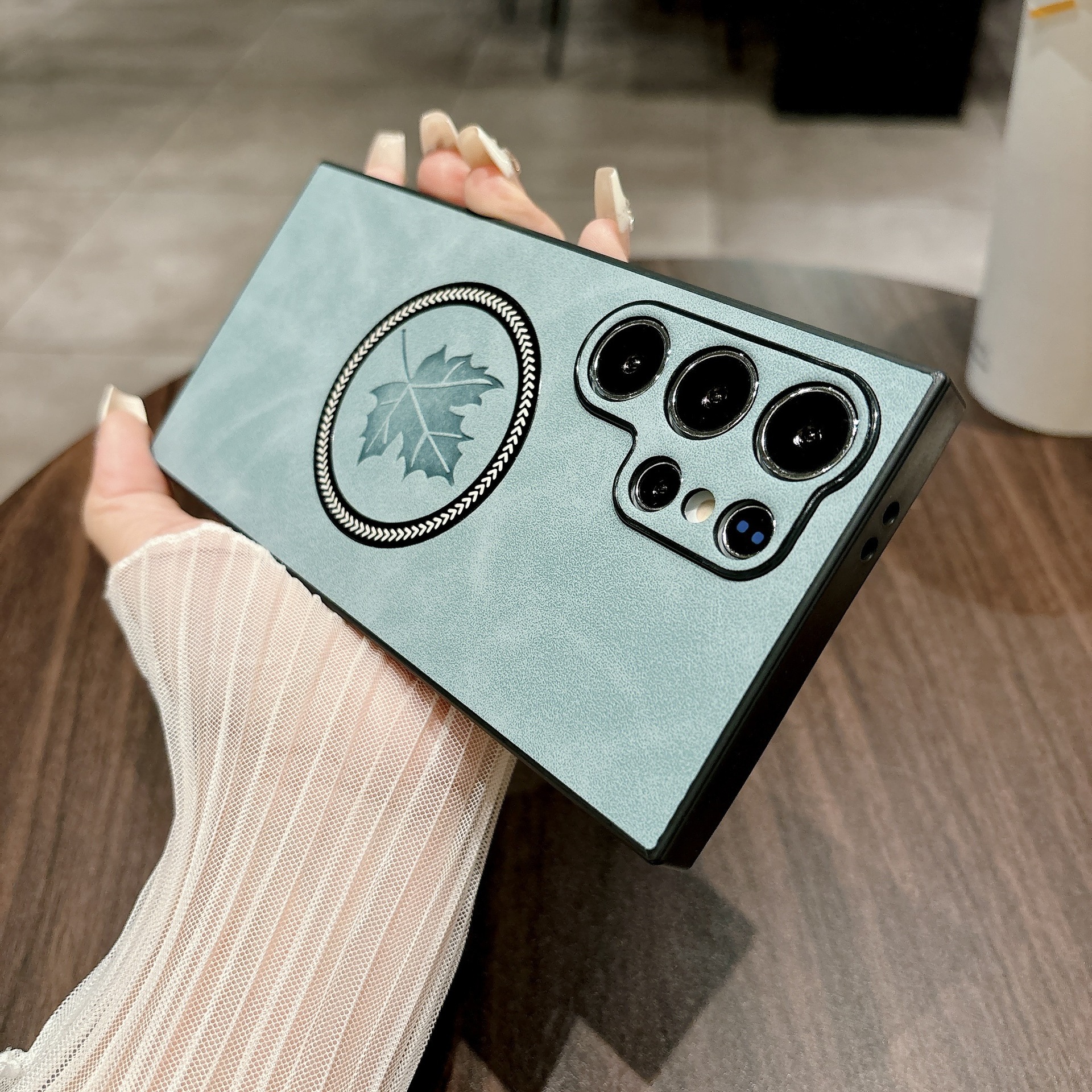 Suitable for Samsung S26U New Phone Case, Magnetic Lambskin Maple Leaf Note20P Anti-Fall Cover, S25 Simple Full Coverage