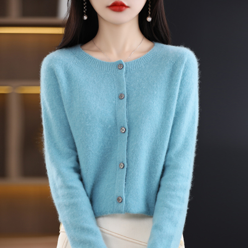 First-line clothing Andy velvet osmanthus needle round neck cardigan women's sweater thin loose fashion sweater coat wholesale First-line clothing Andy velvet osmanthus needle round neck cardigan women's sweater thin loose fashion sweater coat wholesale