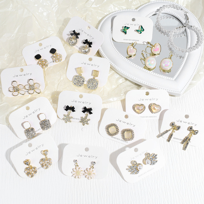 Cross-border new 925 silver needle earrings light luxury niche design Pearl Rhinestone earrings earrings elegant retro earrings Cross-border new 925 silver needle earrings light luxury niche design Pearl Rhinestone earrings earrings elegant retro earrings