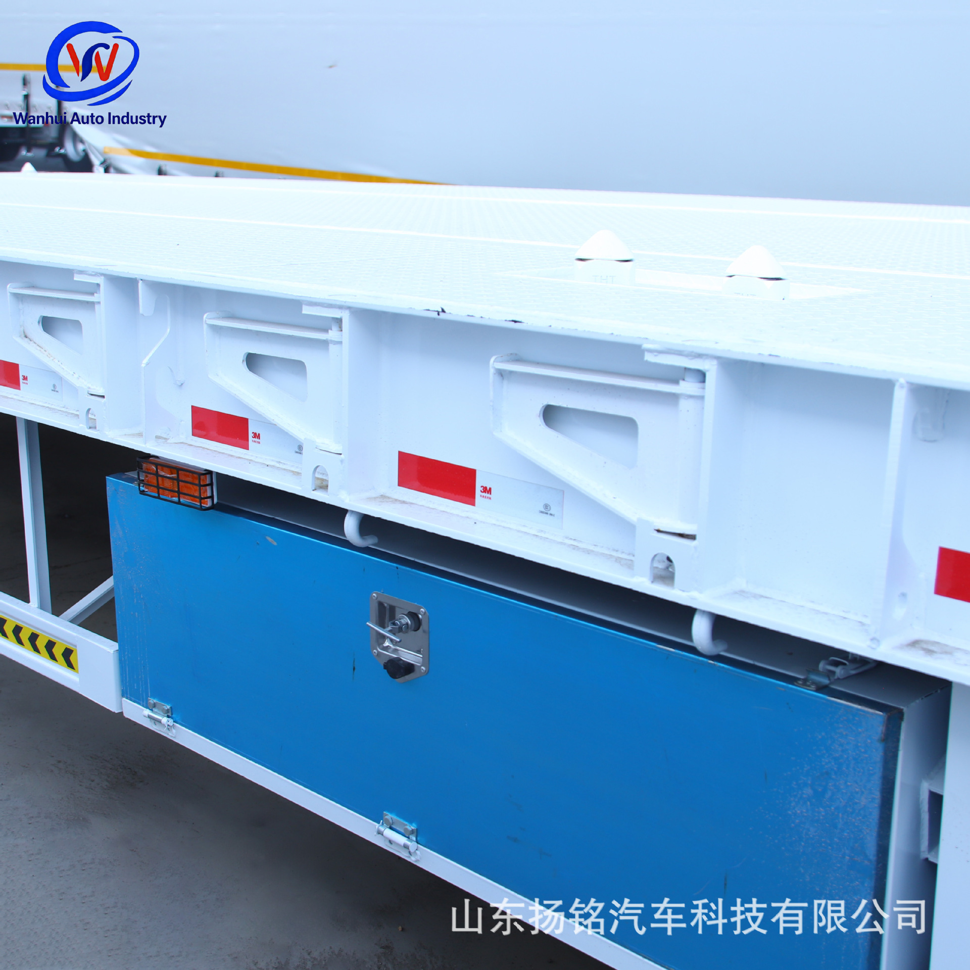 Lightweight Three-Axis Flatbed Semi-Trailer, Port Logistics Container Flatbed Trailer, Heavy-Duty Cargo Flatbed Trailer