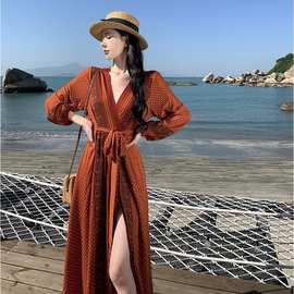 沙漠红色异域风连衣裙女夏西北拍照度假防晒沙滩裙子新疆旅游穿搭