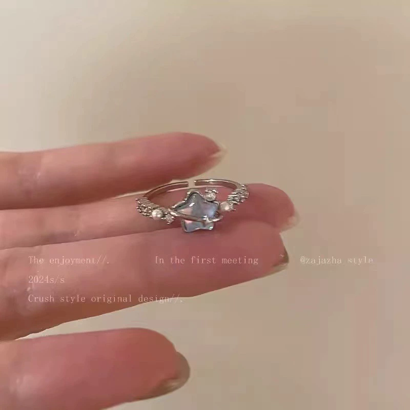 Ring, Retro Small Bow Design, Light-Luxury Silver-Tone Statement, One Size