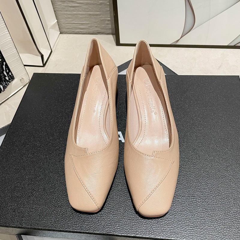 2022 primavera nuevos zapatos de tacón grueso coreano de tacón medio profesional de un pie de viaje zapatos de cuero de cabeza cuadrada zapatos de tacón alto
