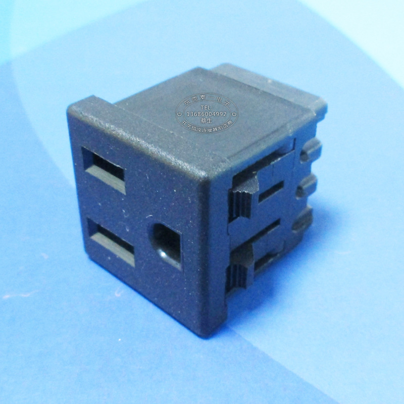 美式智能办公电源3孔暗装插座27*27软卡式美式模块AC输出插座RF-M