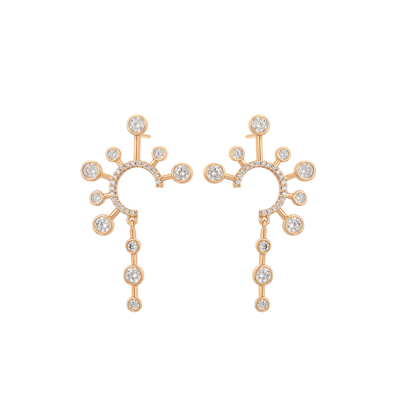 Xuping nicho de diseño estilo retro pernos de cobre chapado 18k personalidad irregular pendientes de orejas al por mayor