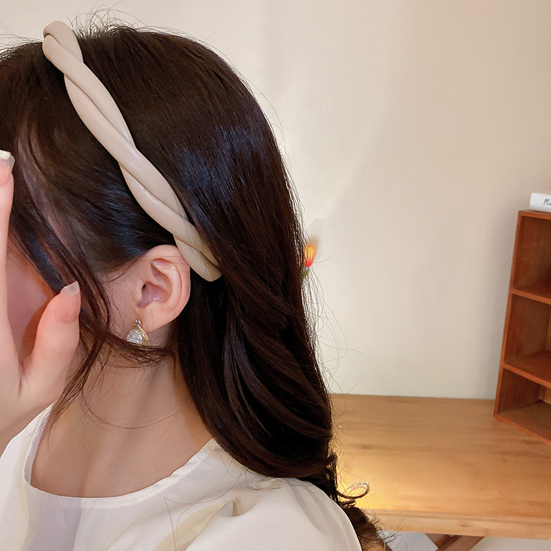 Fashion Style Fashion Solid Color Pu Leather Cloth Handmade Inlay Artificial Gemstones Hair Band 1 Piece