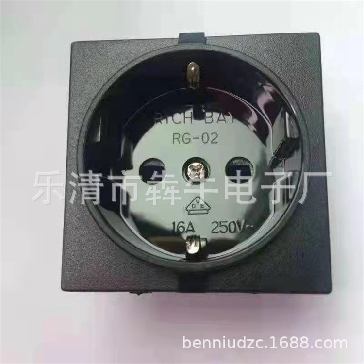 AC电源插座欧式/德标插座IEC60884卡嵌入式工业插座E-09法式黑 白