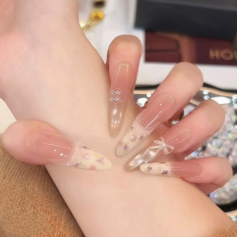 [French Pastoral] Purely Handmade Wearable Nails, Cream Floral Lace, White Butterfly, High-End Pure Handmade Manicure Pieces