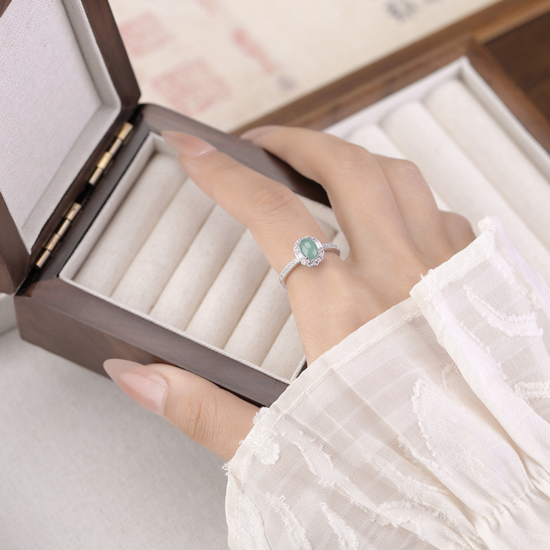 Nhẫn nữ bạc S925 mặt trứng ngọc bích xanh phong cách cổ điển — Mẫu ngọc bích nước xanh
