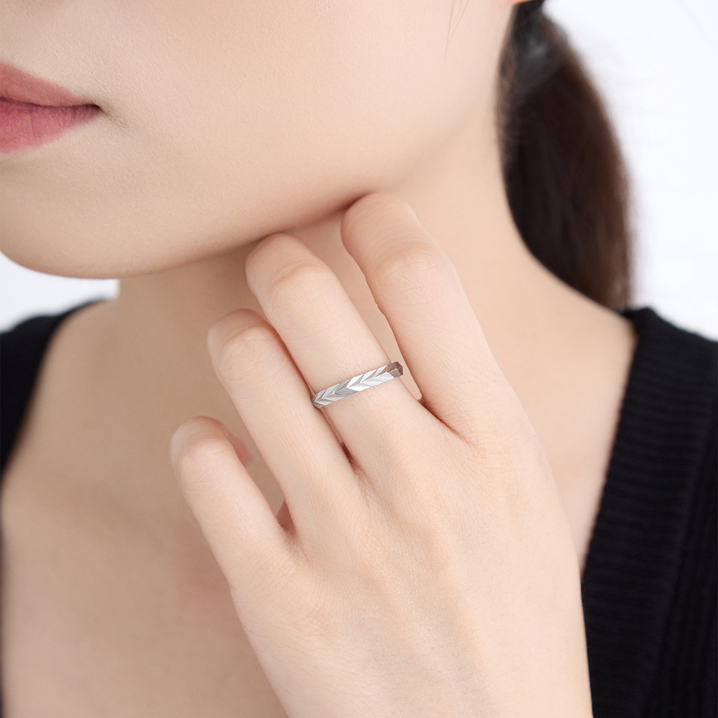 Anillo Liso con Textura de Espiga de Acero Inoxidable 304 para Mujer