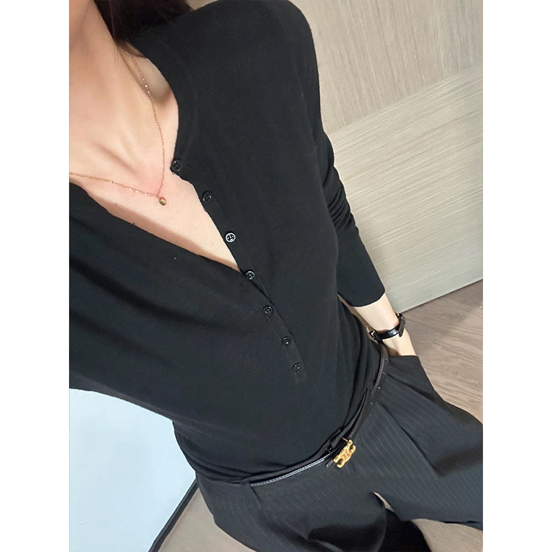 轻熟气质白色v领长袖针织开衫女春秋季单排扣超好看时髦松弛上衣|undefined