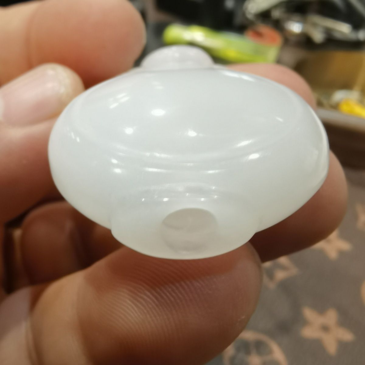 和田一级白金丝玉内有玄机玉花瓶吊坠,可放朱砂【实物拍摄】