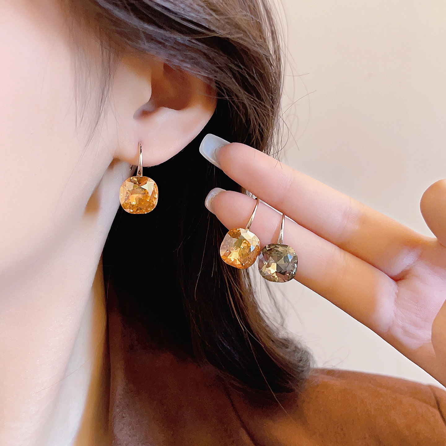 Geometric Square Zircon Ear Hook Earrings for Women, Accessible Luxury, High-End, Elegant and Atmospheric Earrings 2025 New Exquisite Earrings