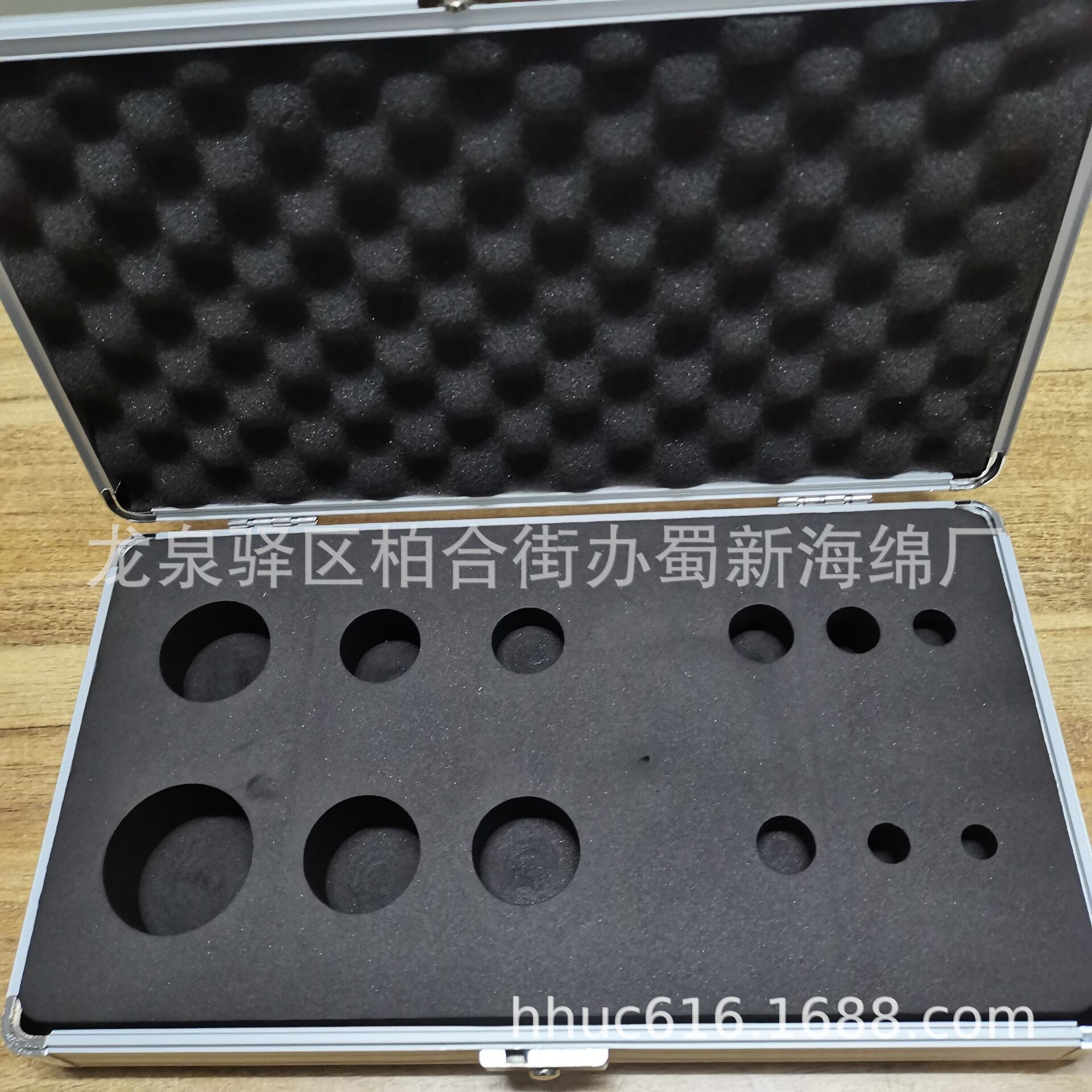 供应黑色eva打孔内托包装泡沫/零件内卡eva包装泡棉/抗压eva海绵