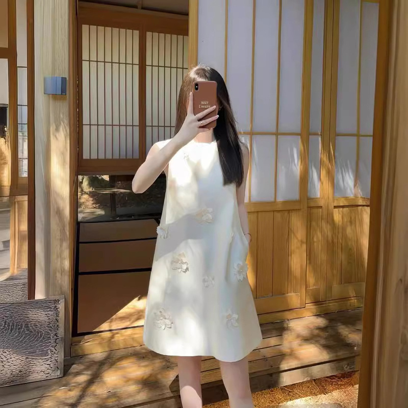 White Stereo Flower Dress for Women 2025 Summer New Design Niche Satin Sleeveless Vest Skirt