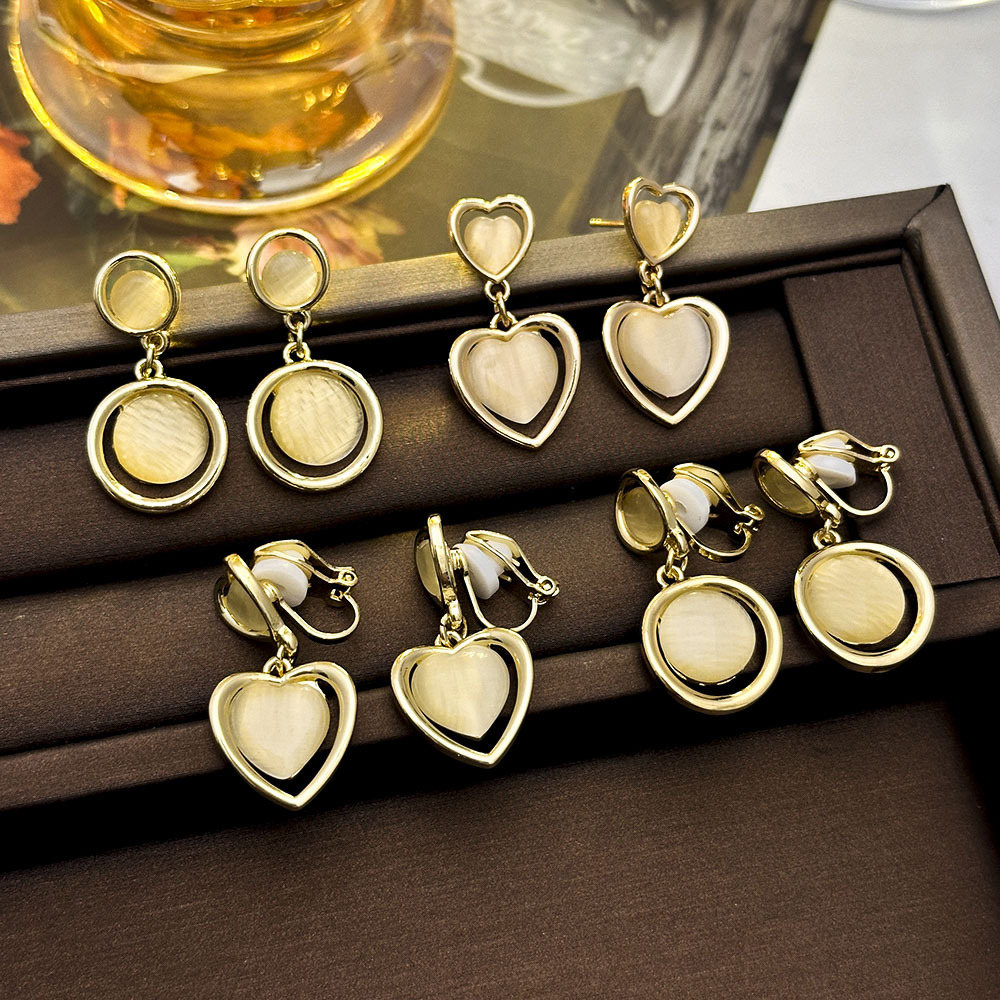 Pinza de oreja de ópalo de amor geométrico coreano sin piercings Pendientes de lujo ligero de alta calidad Pendientes de temperamento de nicho para mujer