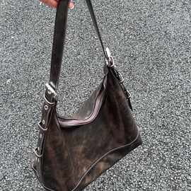 百包容量高级感拉德搭新款大容量挎包托特单肩美复古腋下秋冬包斜