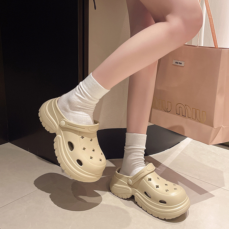 women's fashionable ultra-soft Crocs-style slippers to go out