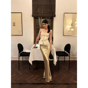�F؛ ro �̽�SҲ�{��ɫ��ƬĨ�ر���Ů�����������նY����������