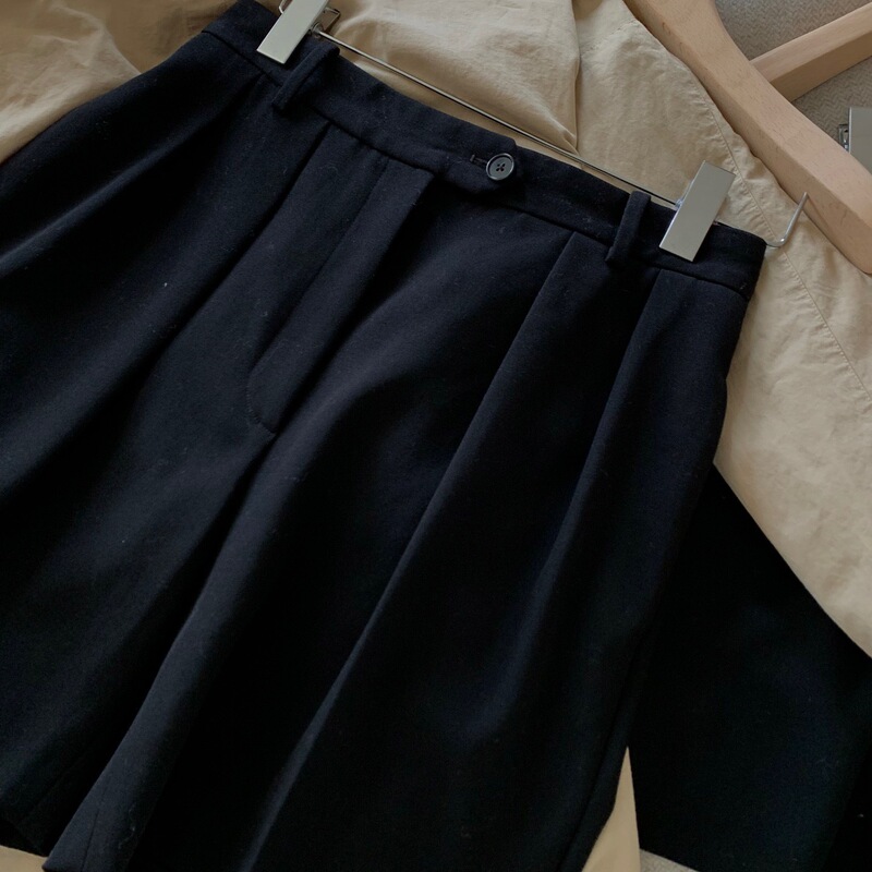 Kendall Jenner Style Fall/Winter 25 Pleated Fine Wool Versatile Straight-Leg Suit Shorts