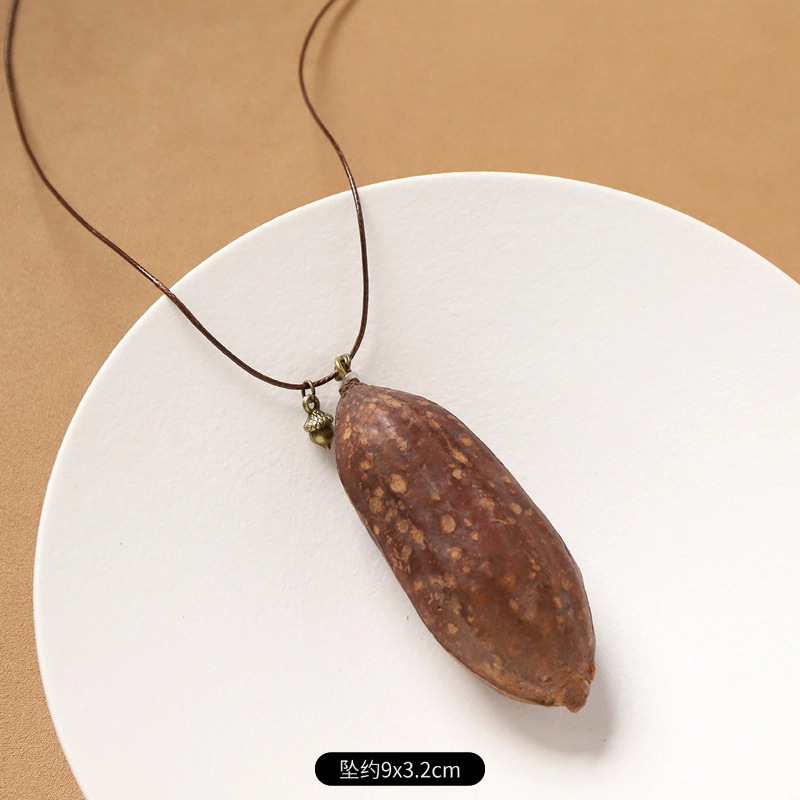 18-plant necklace (peanut fruit)