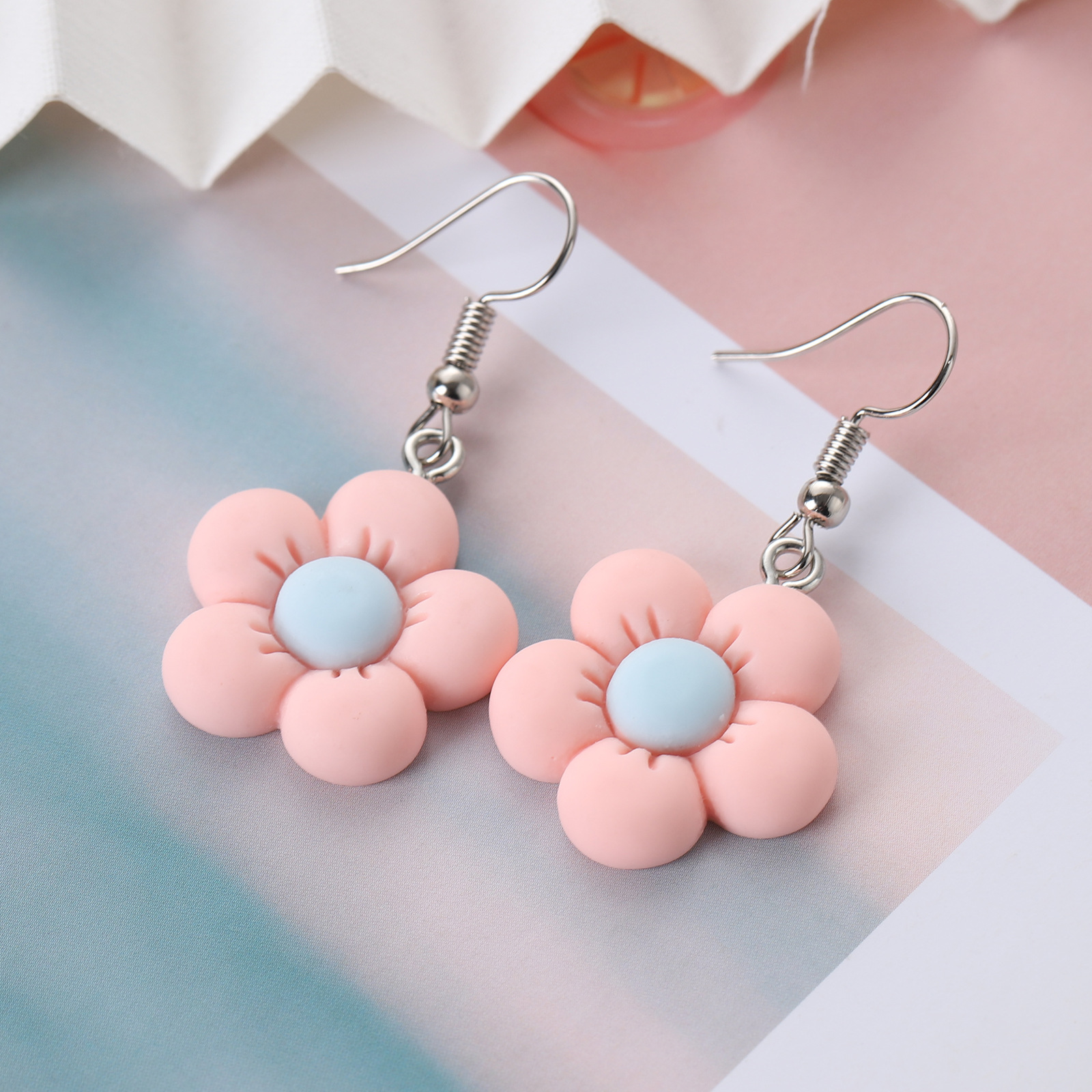 1 Paire Mignon Dame Sucré Fleur Résine Boucles D'oreilles display picture 10