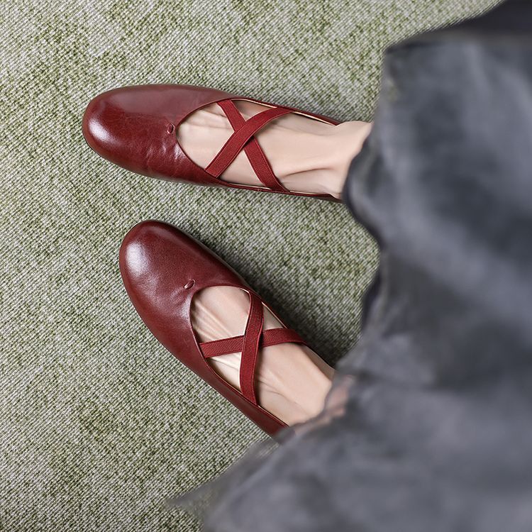 French Retro Flat Ballet Shoes with Cross Straps, Versatile Shallow Mouth Soft-Soled Granny Shoes, Women's Single Shoes, 2025 New Spring Model French Retro Flat Ballet Shoes with Cross Straps, Versatile Shallow Mouth Soft-Soled Granny Shoes, Women's Single Shoes, 2025 New Spring Model