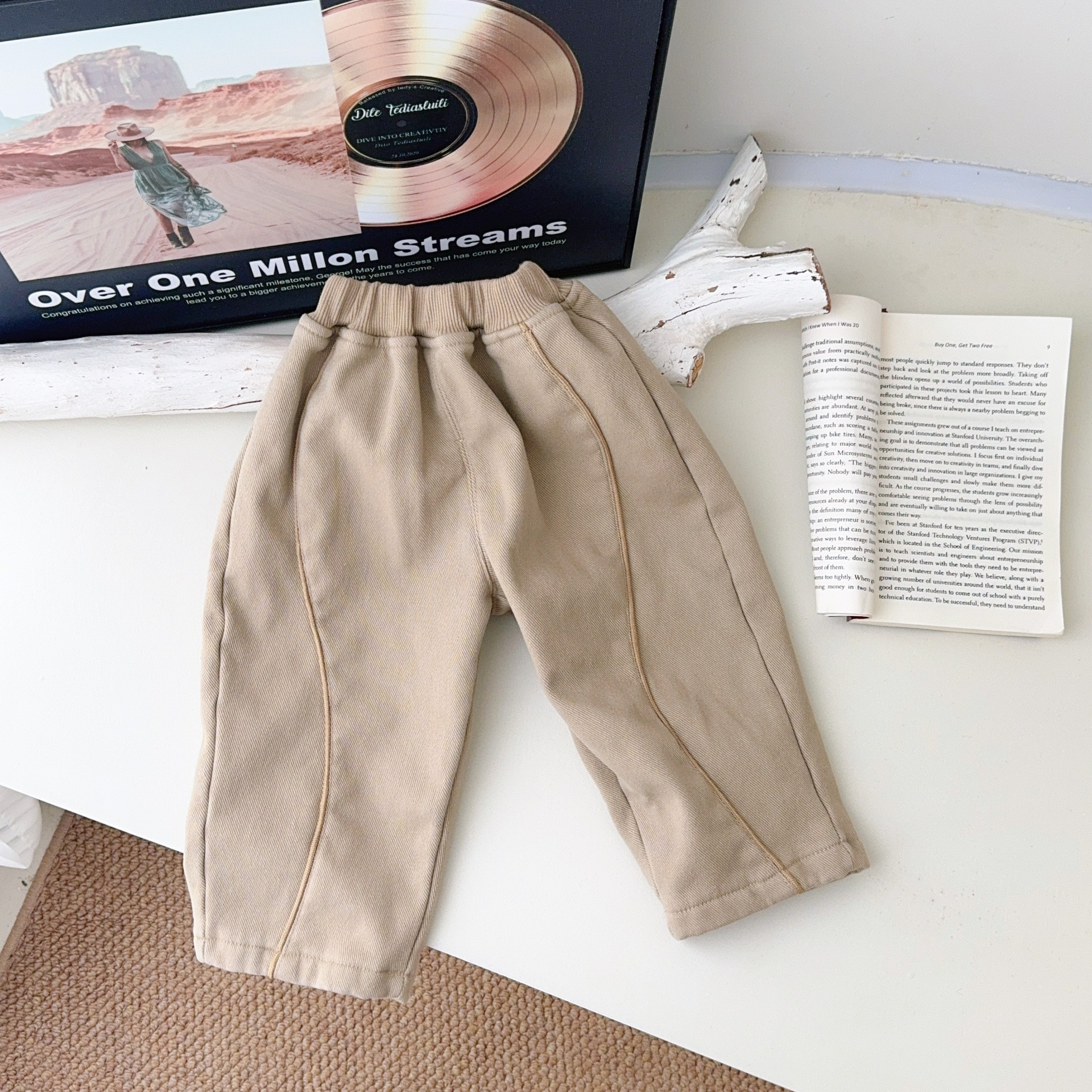 Abrigo cálido engrosado de otoño e invierno para niños Ropa de invierno acolchada linda chaqueta de algodón para bebés más traje de jeans de terciopelo