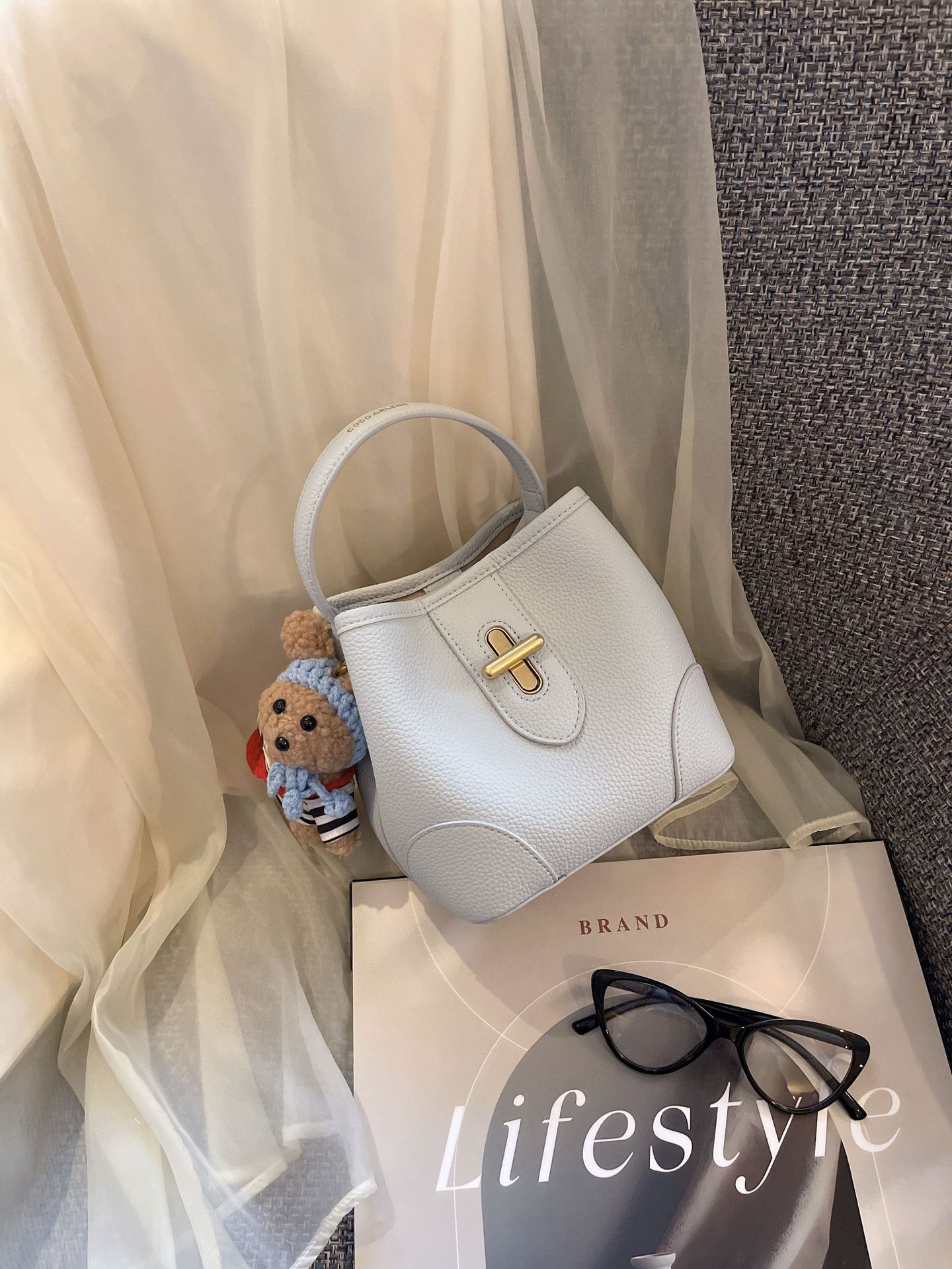 Cross-Border Genuine Leather Women's Bag Lychee Grain 2026 New Fashion Commuter Handheld Bucket Bag Versatile Shoulder Crossbody Bag - Thumbnail 7