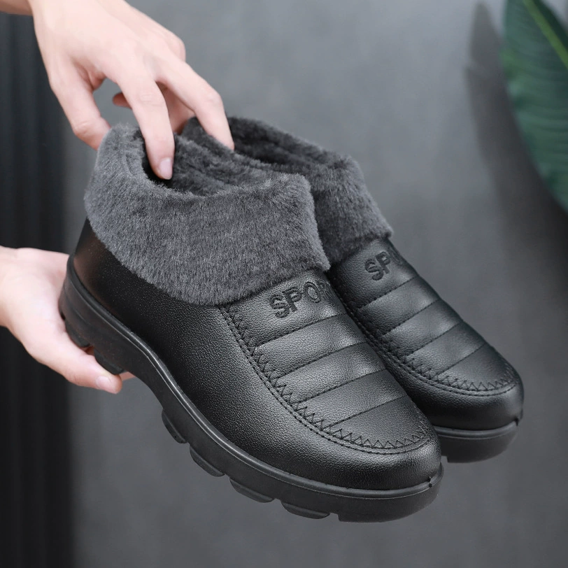 Хлопковые тапочки мужские Зимние непромокаемые кожаные противоскользящие легкие хлопковые туфли на толстой подошве мужские пожилого отца теплая обувь