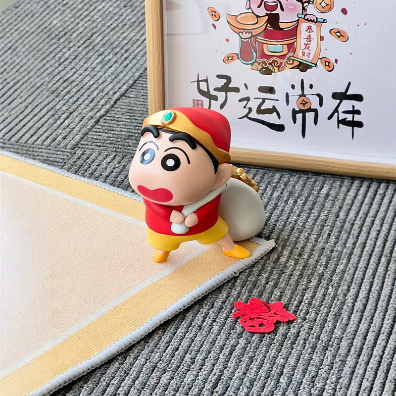 新年の財神クレヨンしんちゃんの手作り限定財神爺しんちゃんの周辺のぬいぐるみのテーブルの置物の女性プレゼント|undefined