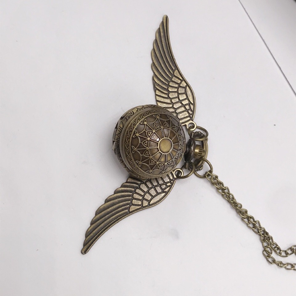 Harry Potter Vintage Pocket Watch Creative Wings Light Ball Flip Necklace Watch Bronze Gloss Fashionable Quartz Hanging Watch